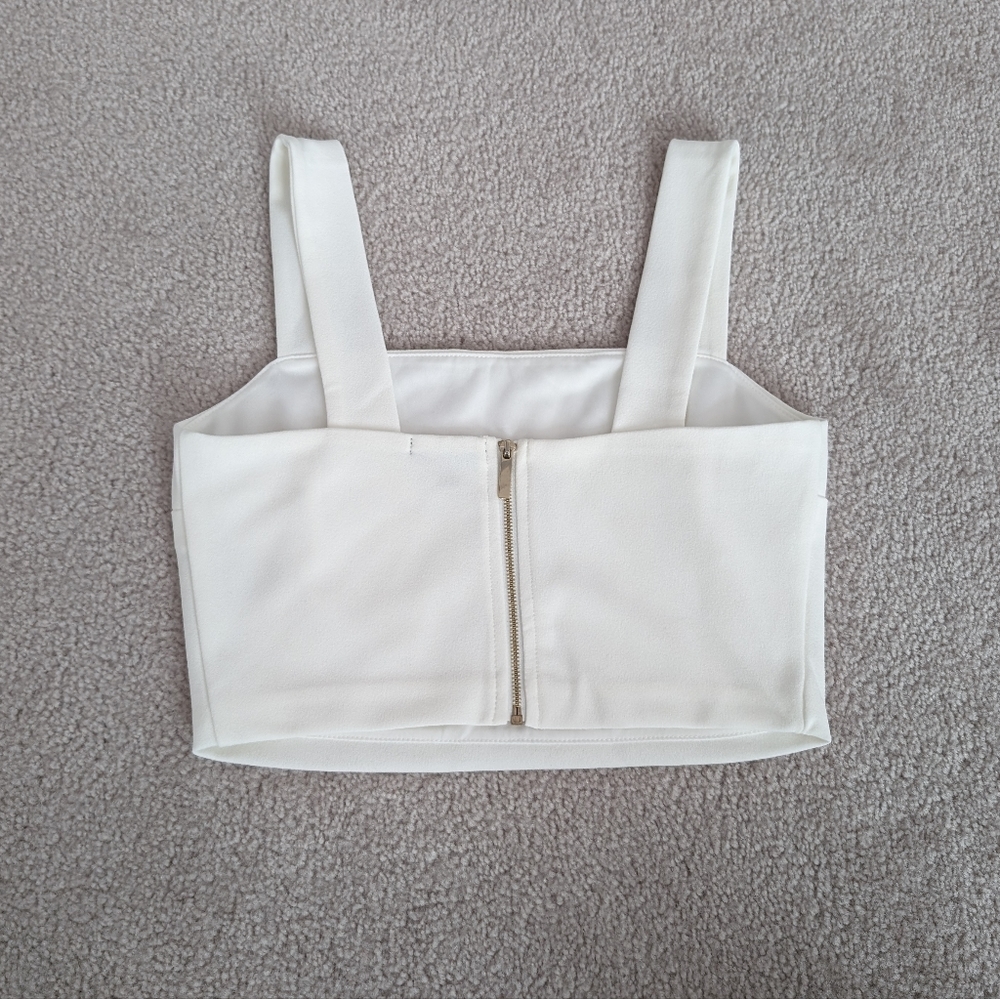 Dynamite Cropped Tank Top - Picture 2 of 4